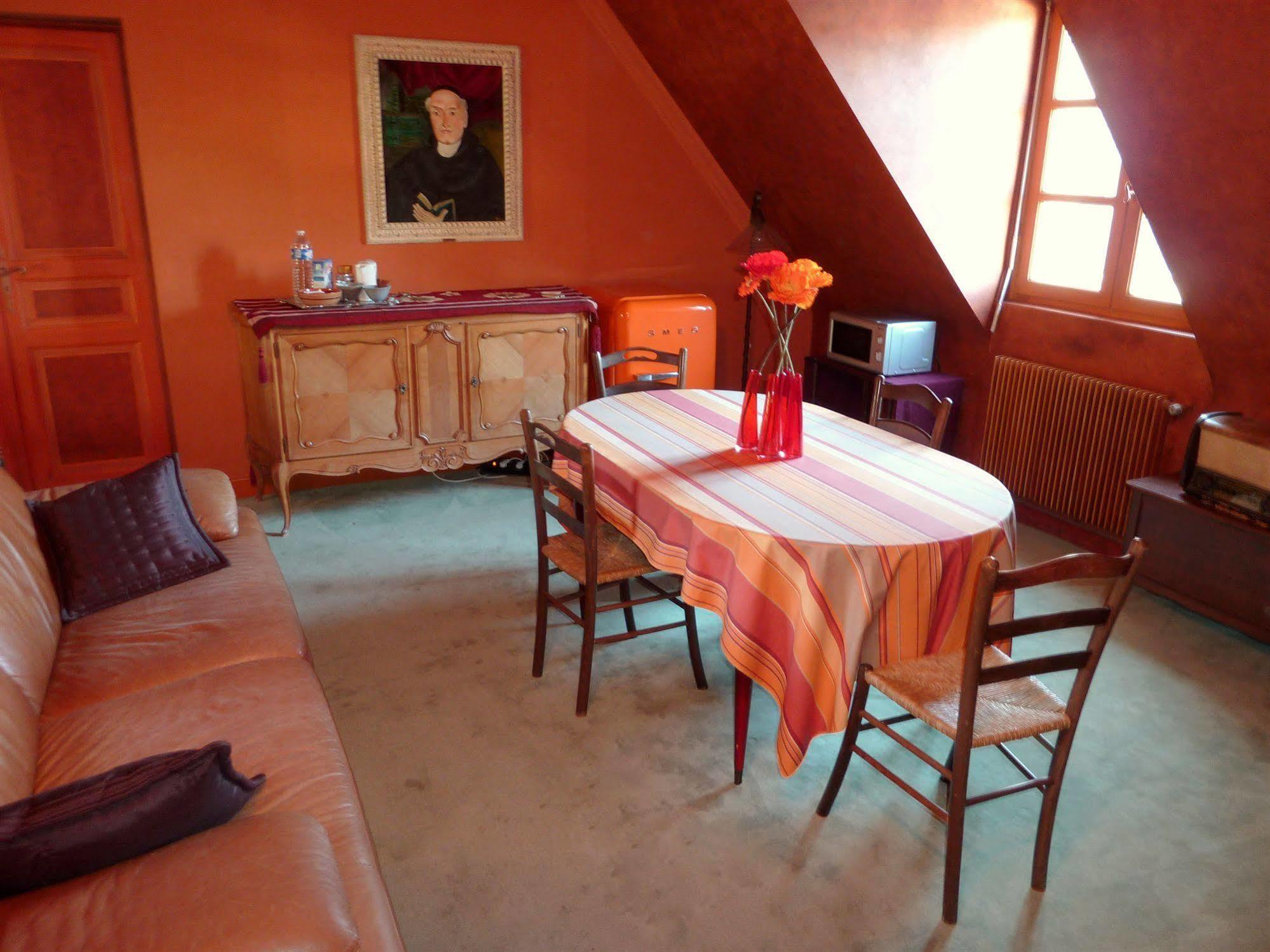 Domaine De La Tour Panzió Saint-Pierre-Canivet Kültér fotó